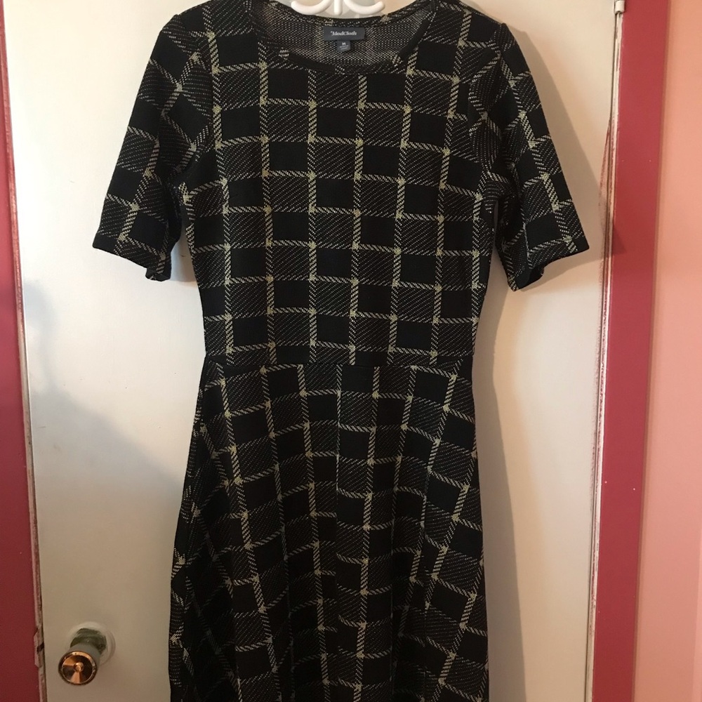 Elegant Black and Gold Checkered Dress